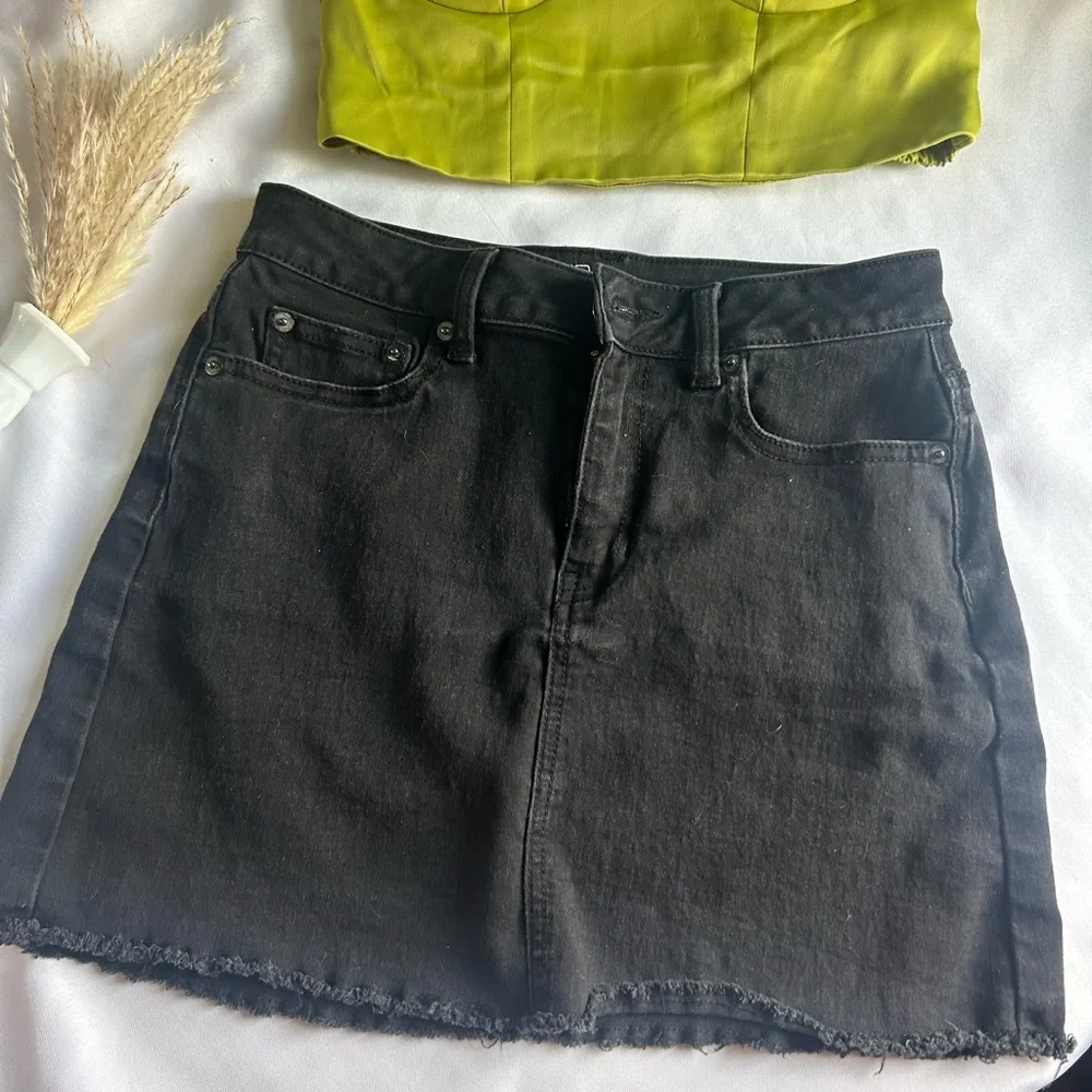 Classic Black Denim Skirt nobo misrise 7